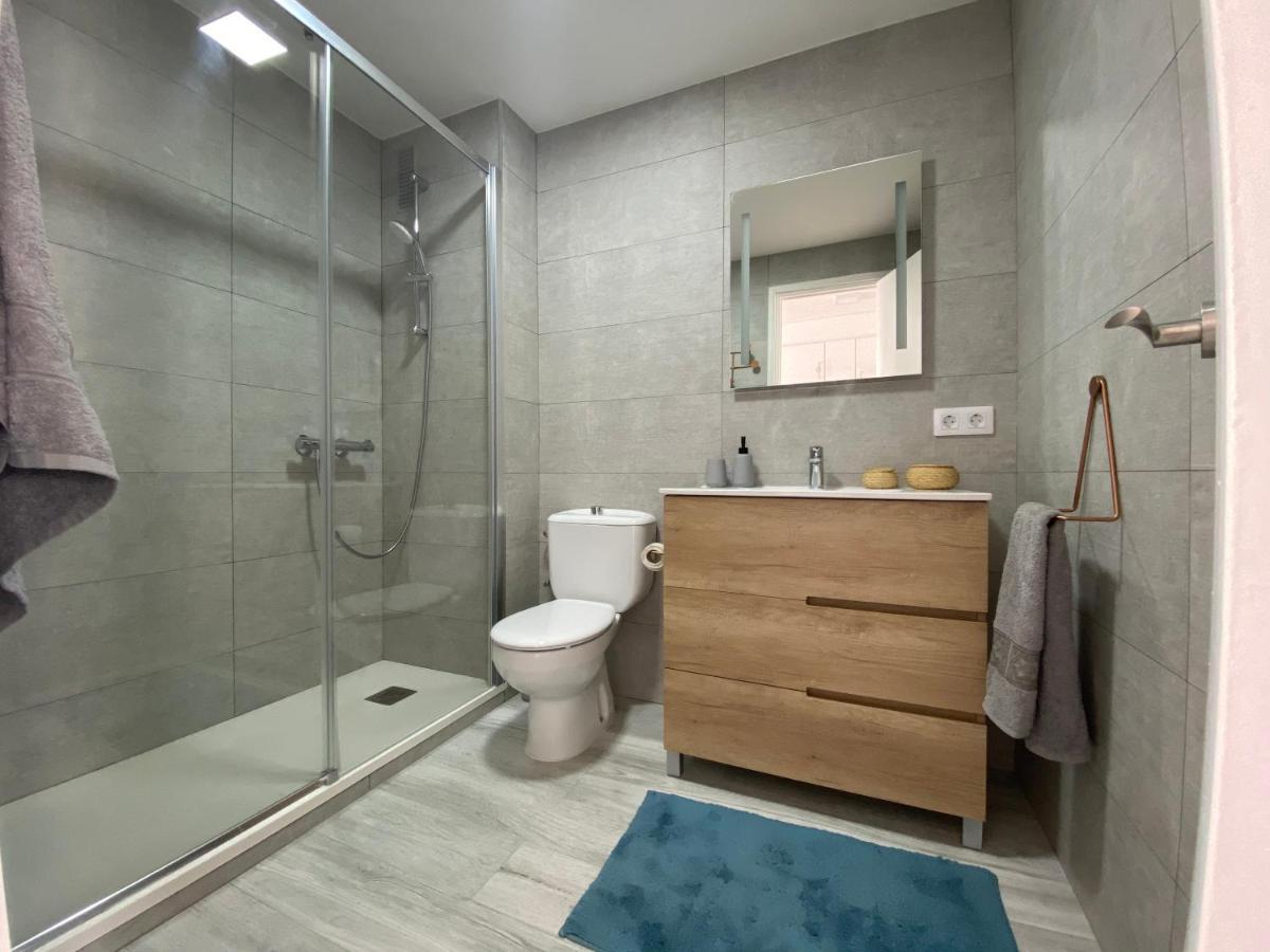 Amazing 2 Bedroom Apartment With Big Sun Terrace Sitges Centre Beach Bagian luar foto